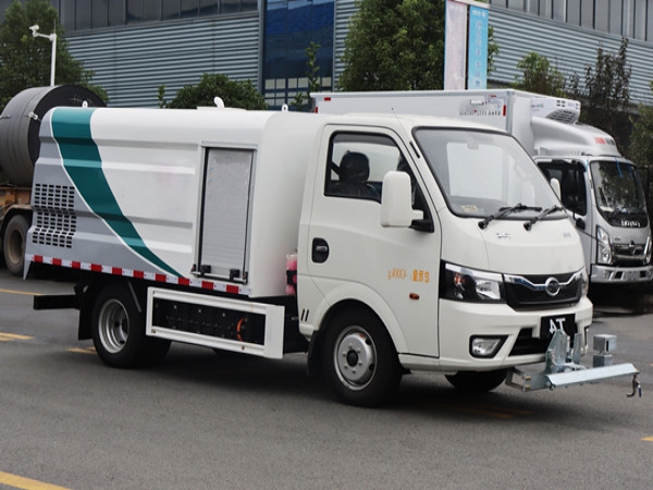 比亞迪1.2方純電動(dòng)路面養(yǎng)護(hù)車